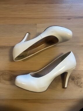 Madden Girl Cream Patent Round-Toe High Heels